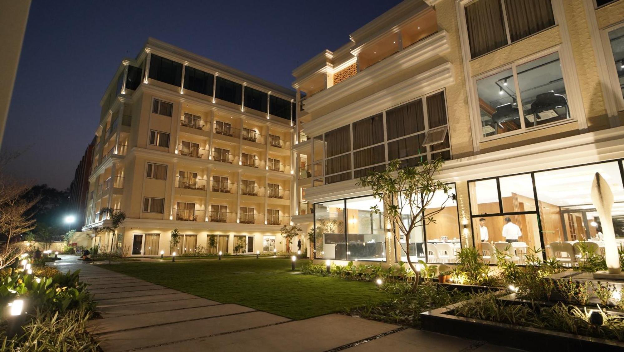 Antique Regency !! Luxurious Hotel In Digha !! Екстер'єр фото