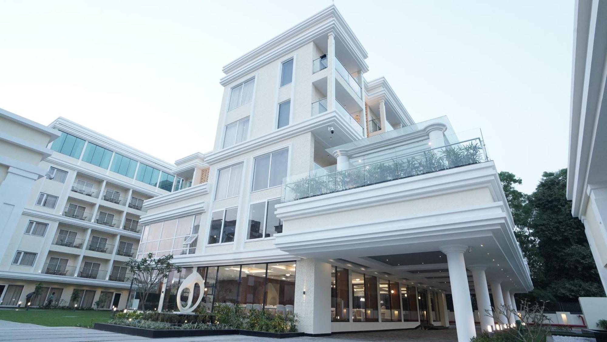 Antique Regency !! Luxurious Hotel In Digha !! Екстер'єр фото
