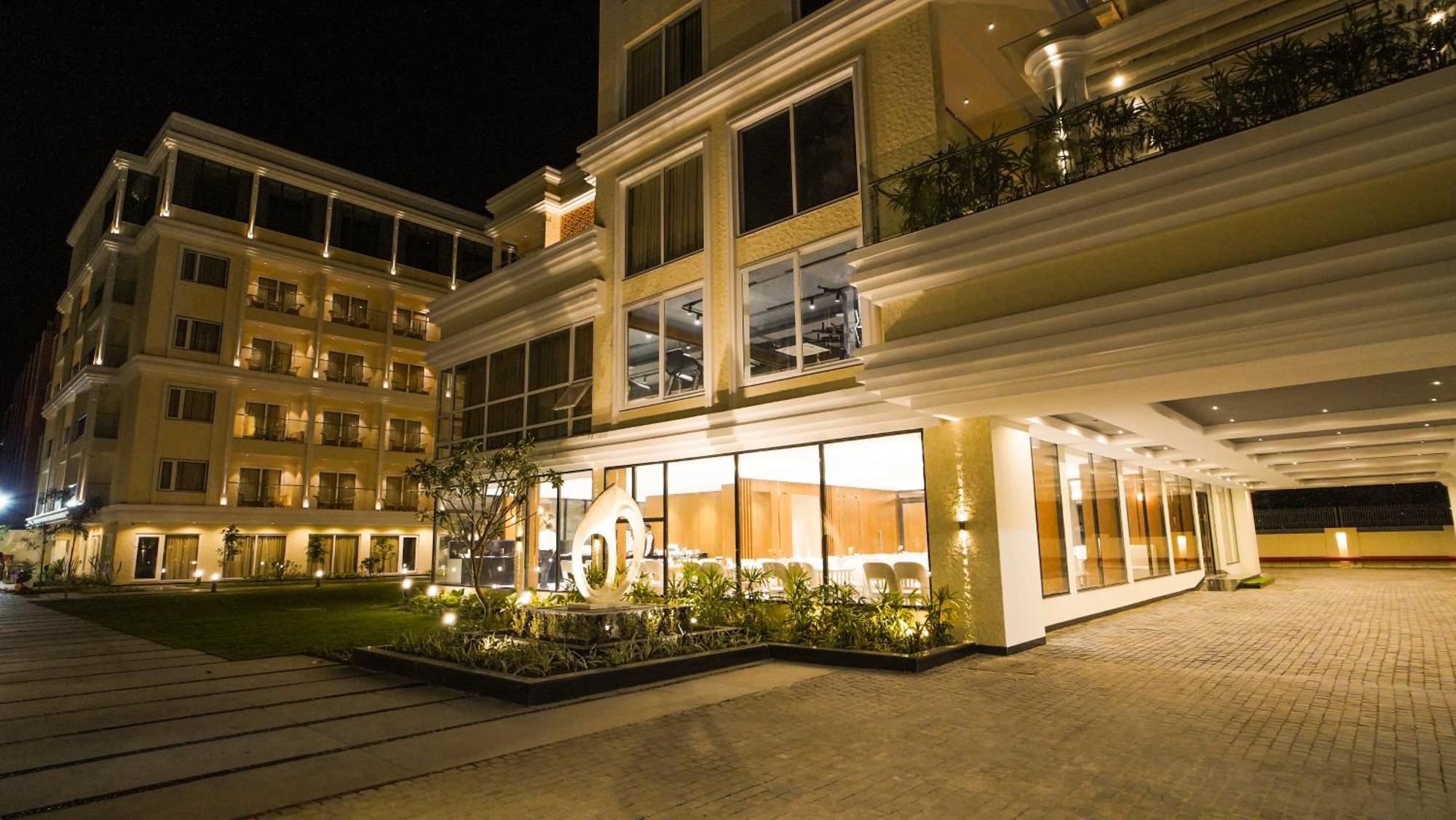 Antique Regency !! Luxurious Hotel In Digha !! Екстер'єр фото