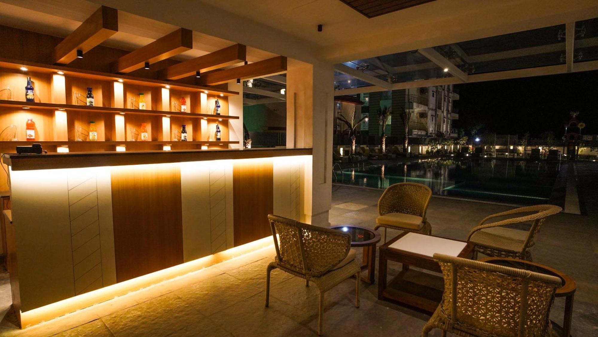 Antique Regency !! Luxurious Hotel In Digha !! Екстер'єр фото